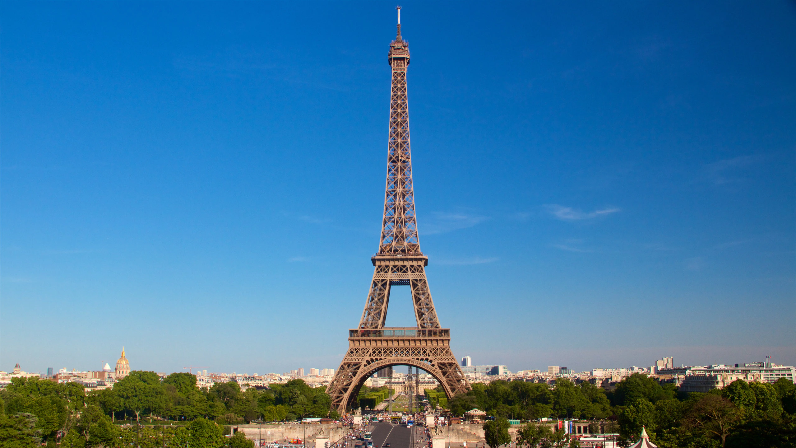 474240-Left-Bank-Paris